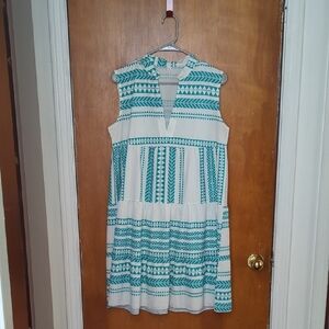 Sleeveless Teal and White Patterned Dress